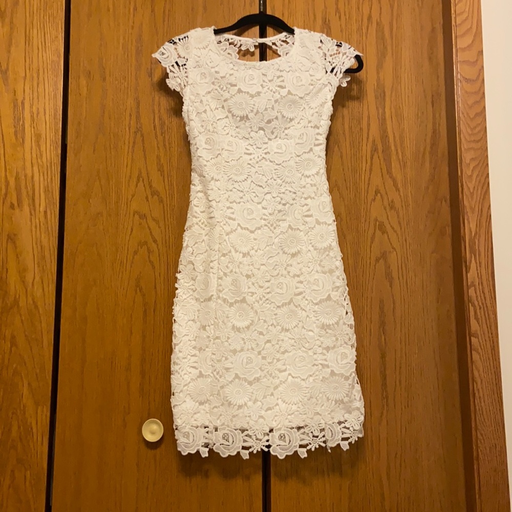 NWOT Lulu’s White Lace Dress